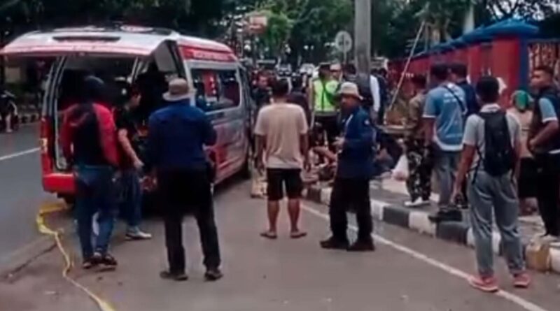 Pria Ditusuk di Kanjuruhan