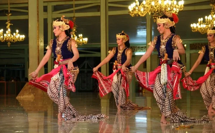 penggunaan bahasa daerah di Indonesia