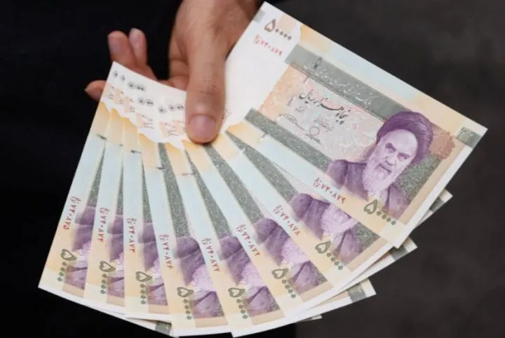 Mata Uang Iran Anjlok ke Titik Terendah